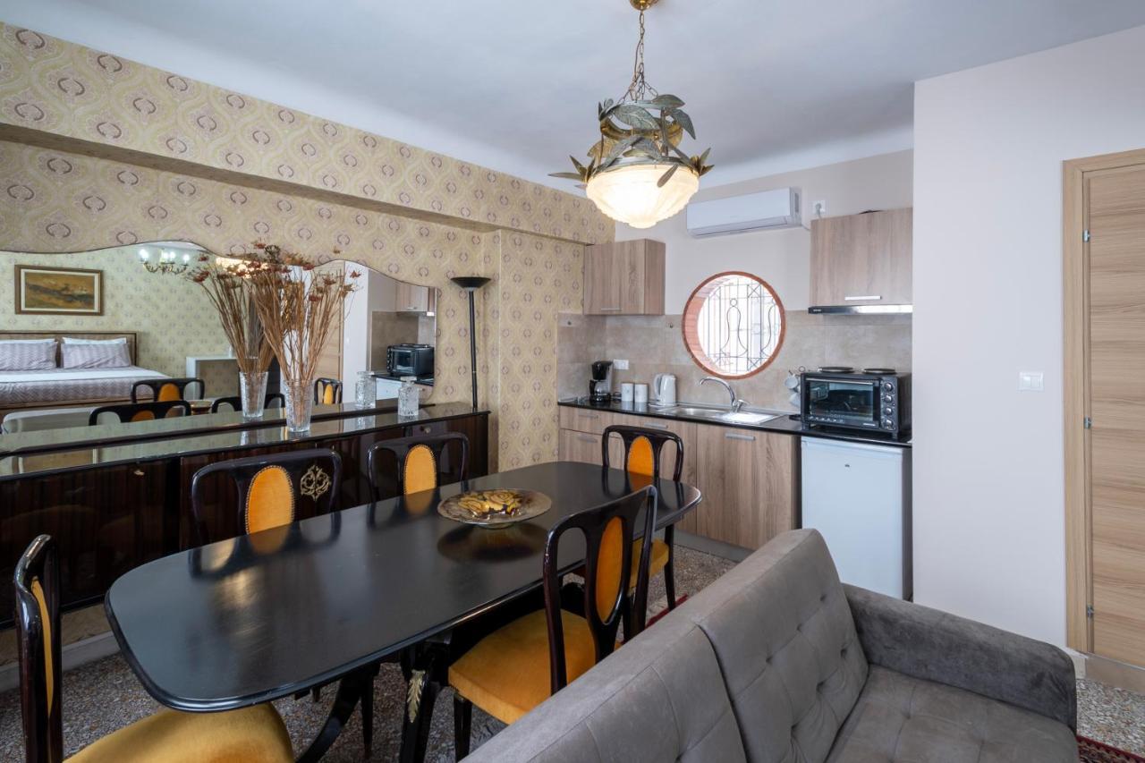 Ririka Athens Homes ภายนอก รูปภาพ